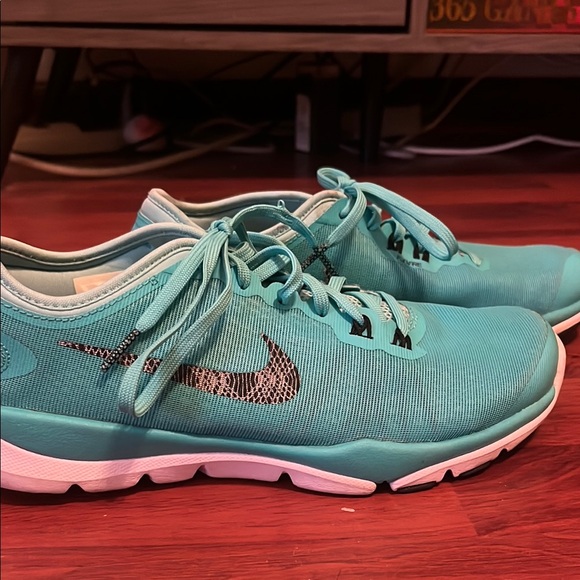 Nike Shoes - Nike Flex Supreme TR4